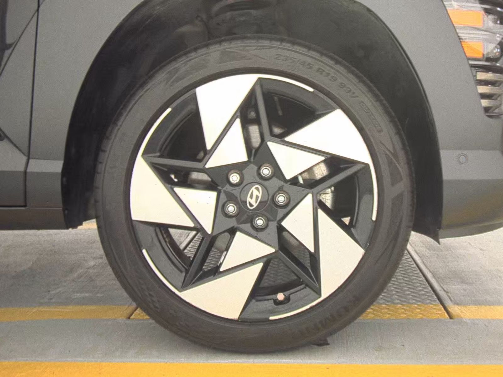 2024 Hyundai Kona Limited AWD