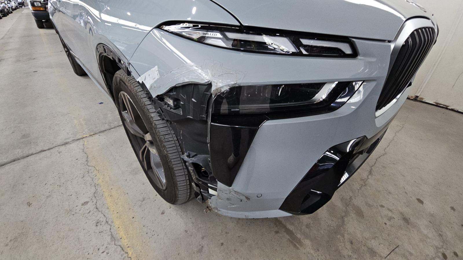 2024 BMW X7 M60i AWD