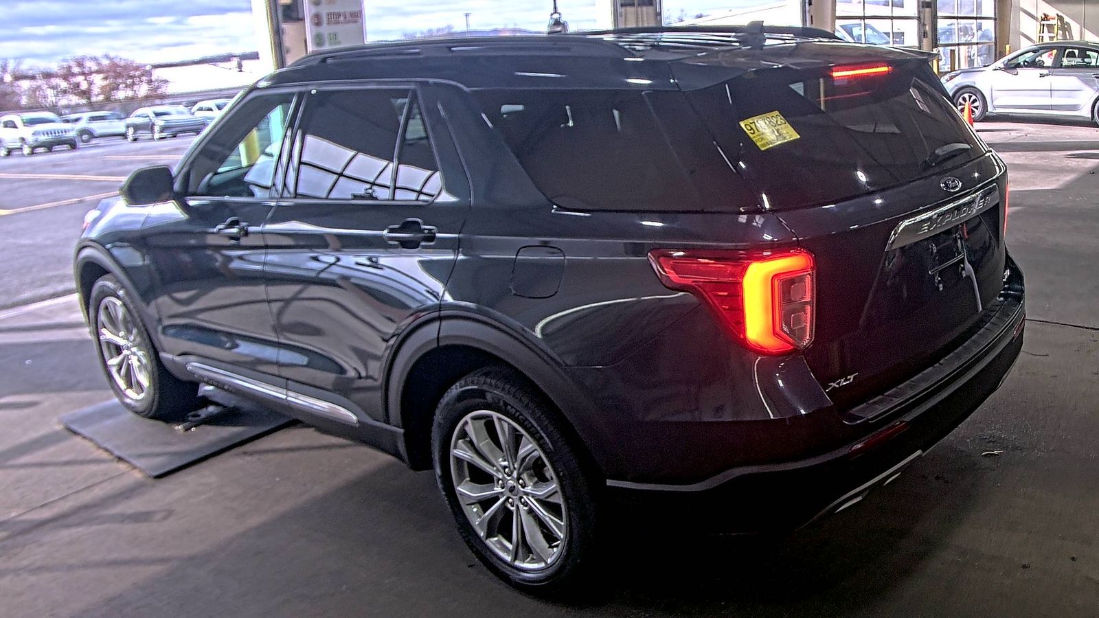 2023 Ford Explorer XLT AWD