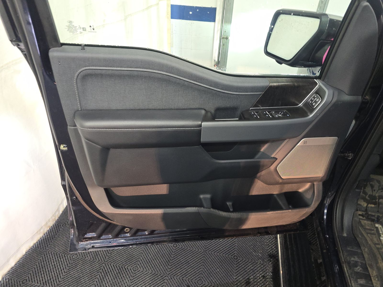 2022 Ford F-150 Hybrid Lariat AWD