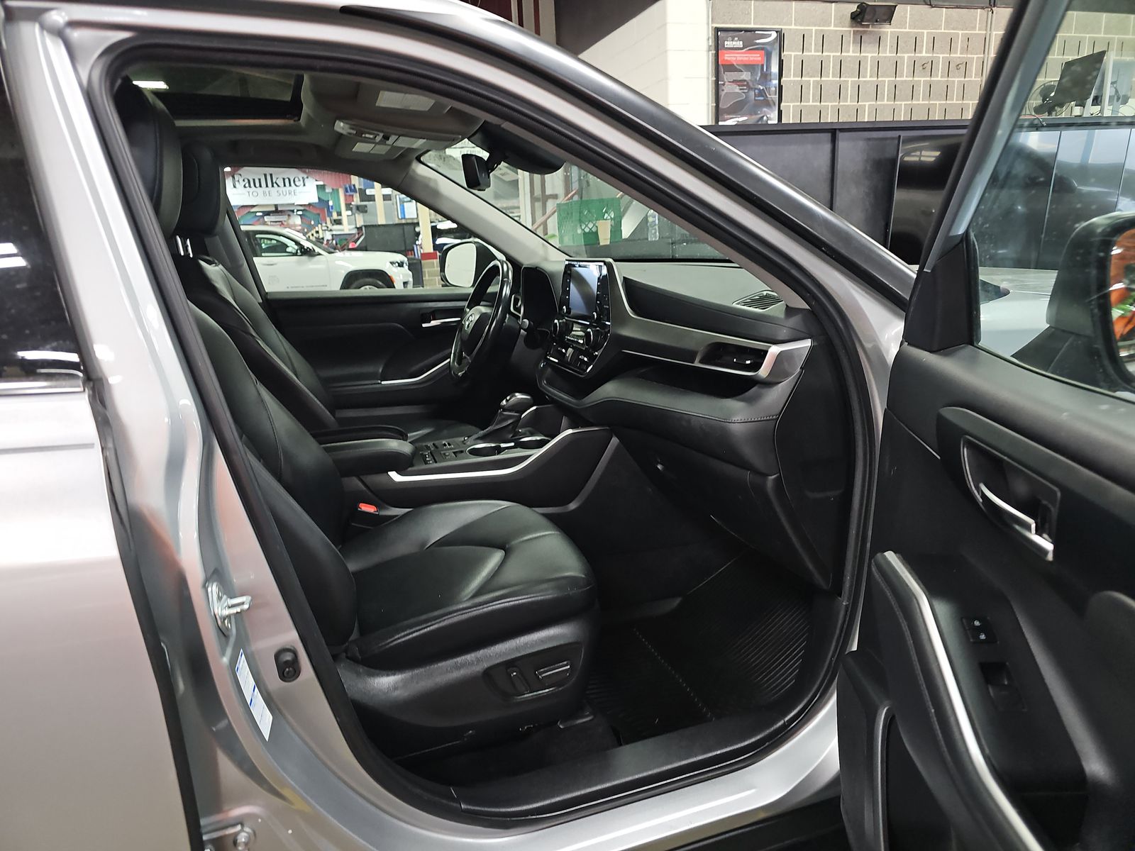 2022 Toyota Highlander XLE AWD