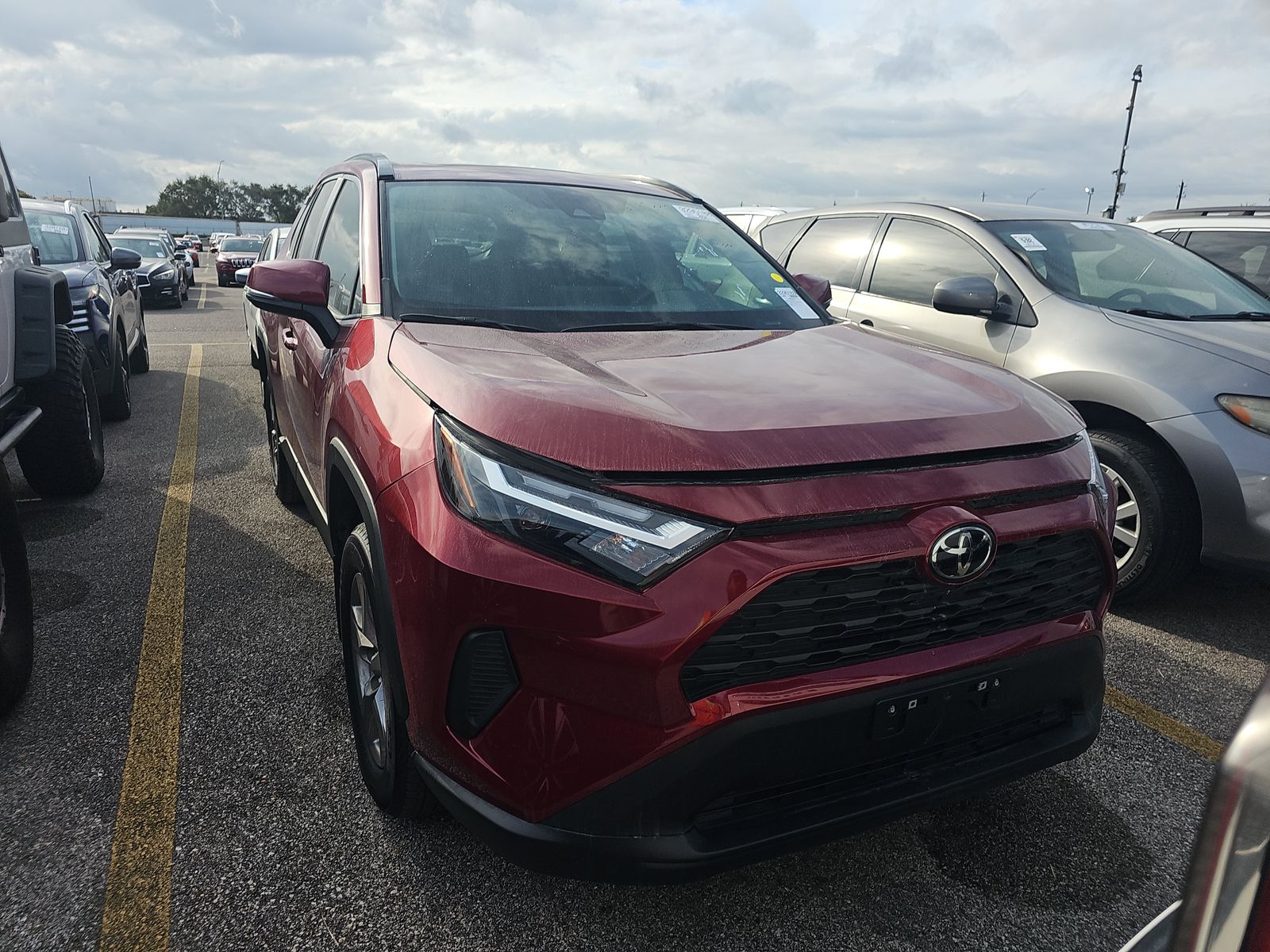 2025 Toyota RAV4 XLE FWD