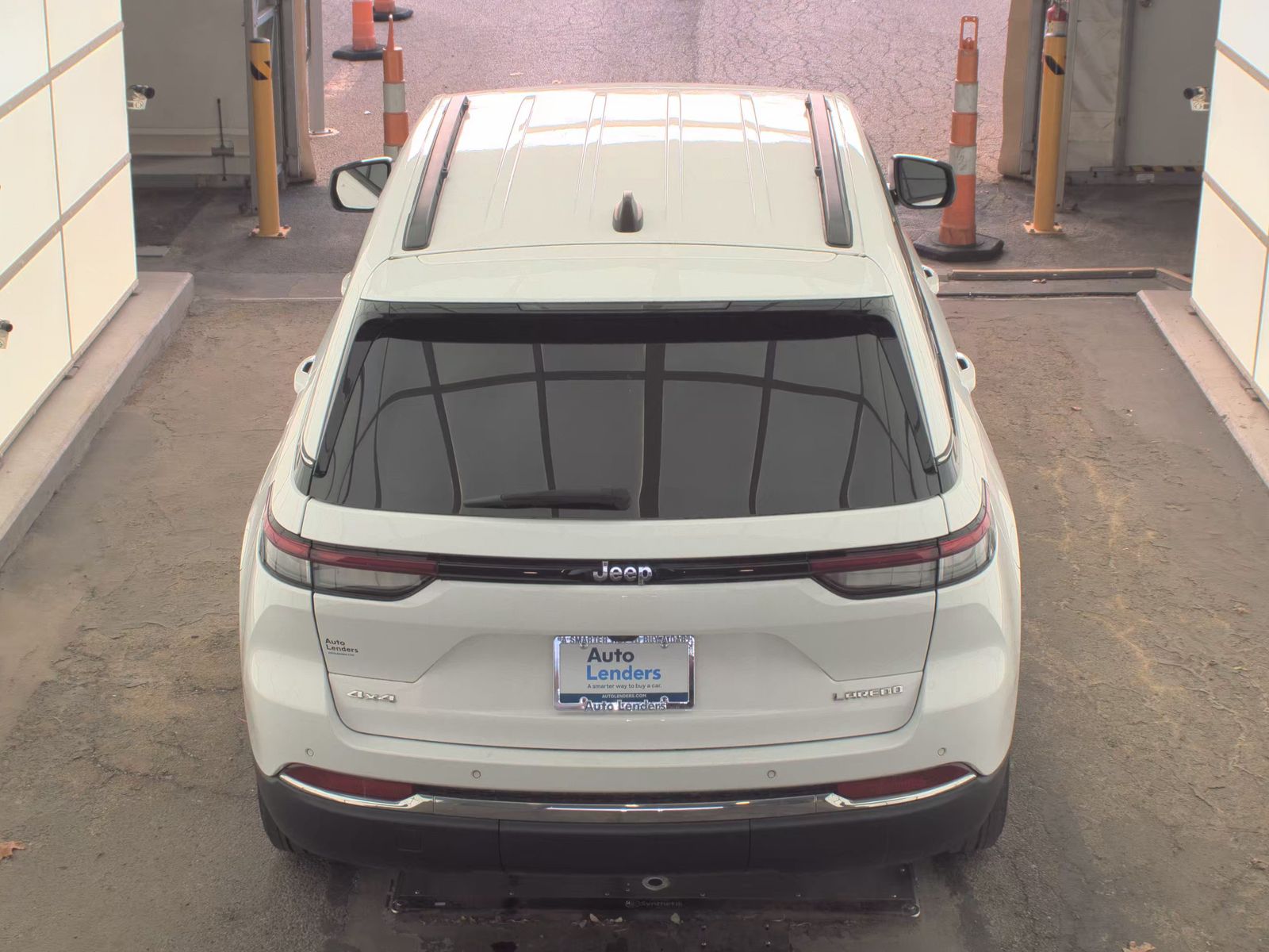 2023 Jeep Grand Cherokee Laredo AWD