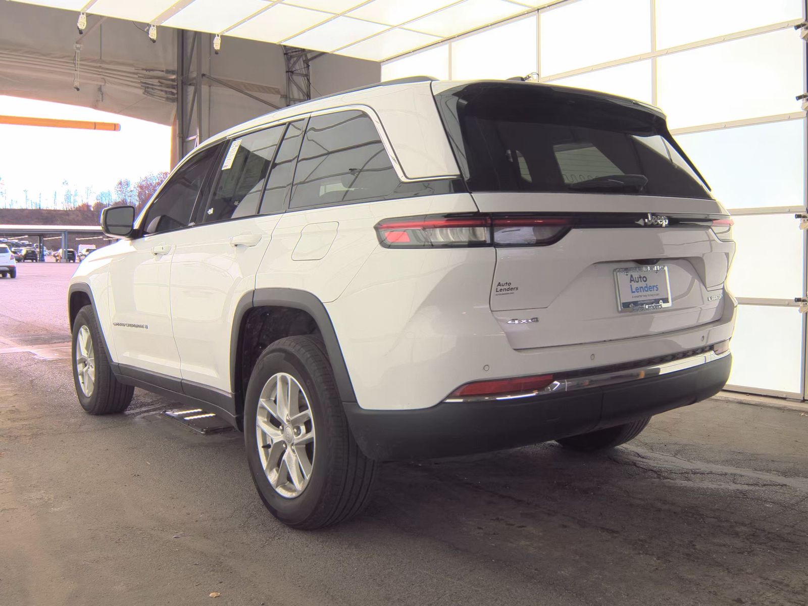 2023 Jeep Grand Cherokee Laredo AWD