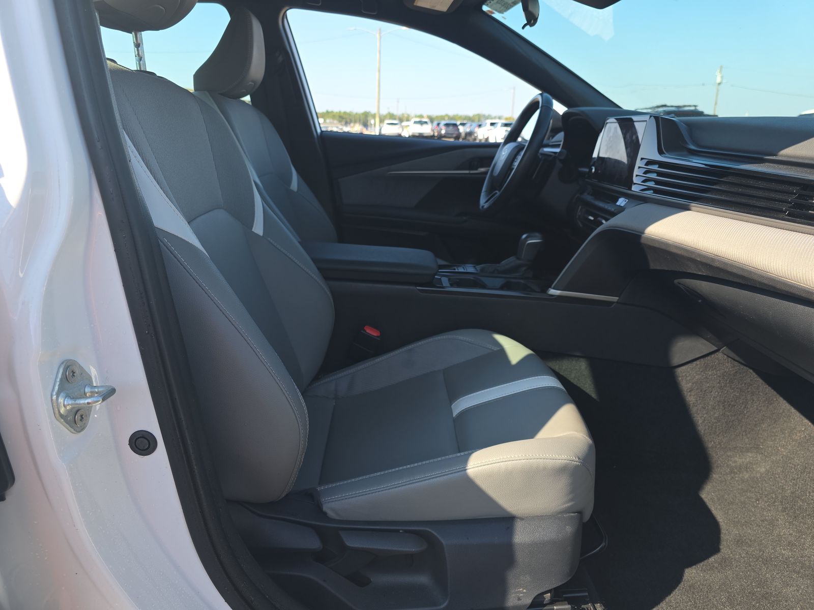 2025 Toyota Camry SE FWD