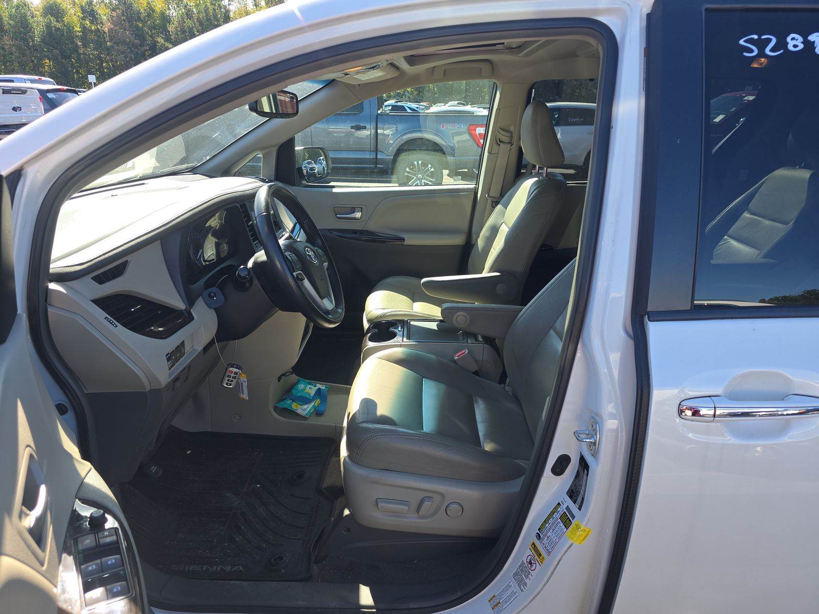 2017 Toyota Sienna XLE Premium AWD