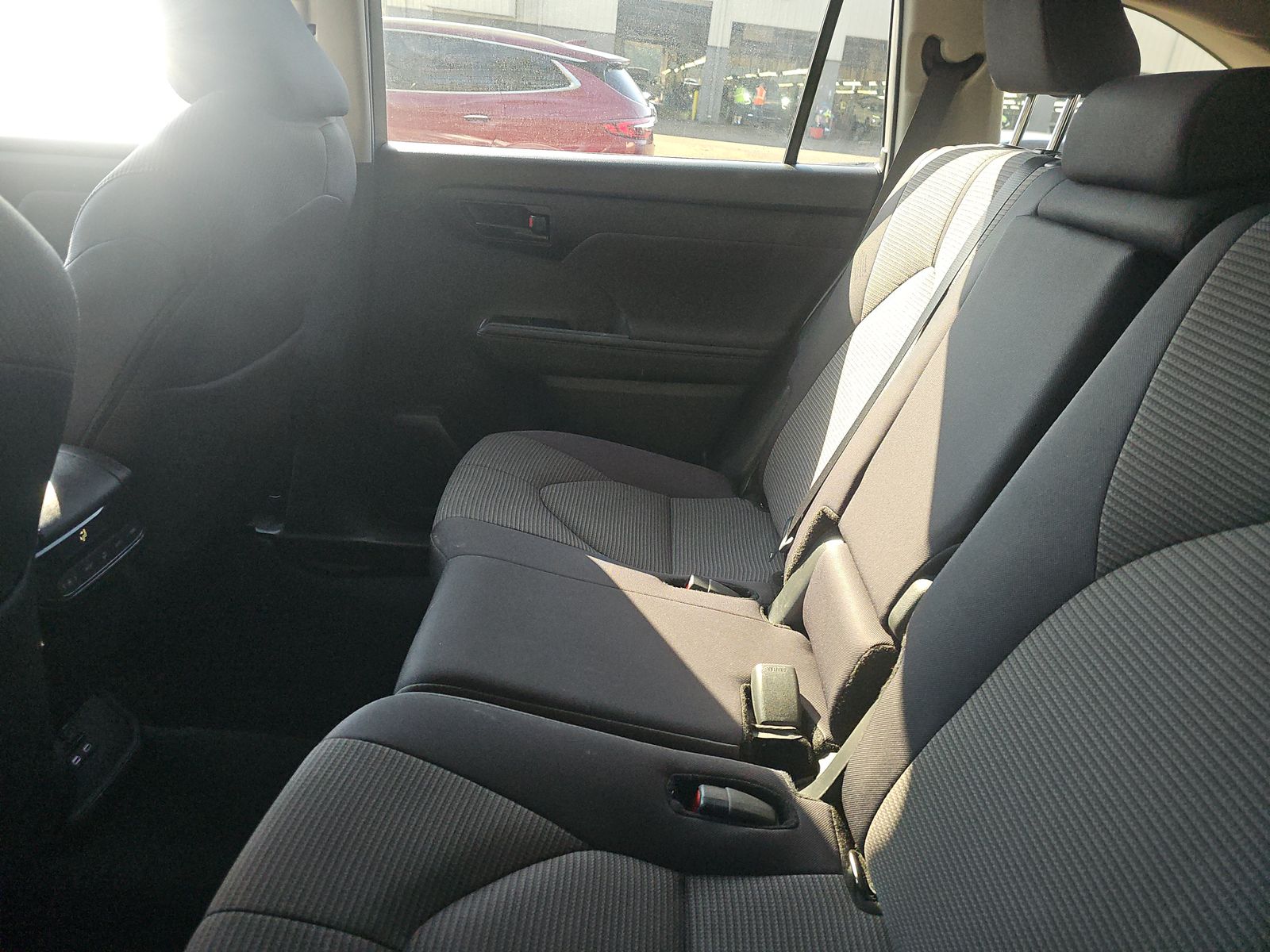 2024 Toyota Highlander LE AWD