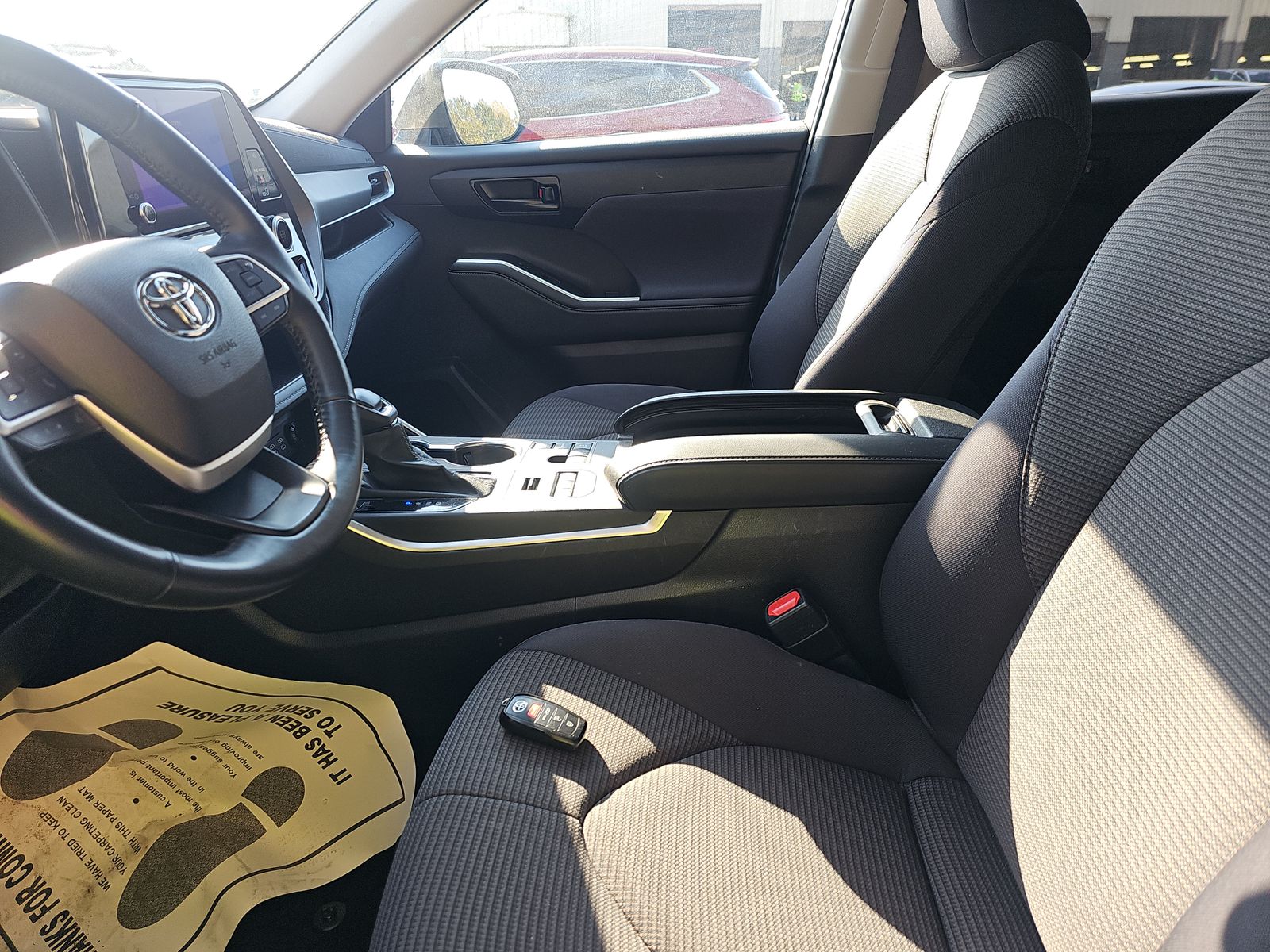 2024 Toyota Highlander LE AWD