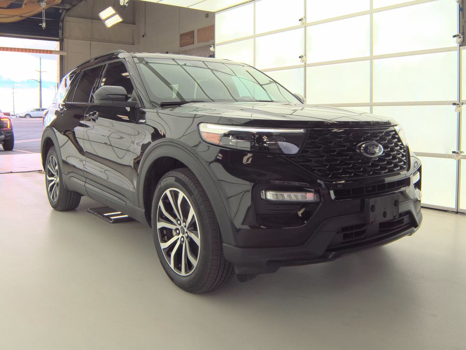 2022 Ford Explorer ST-Line AWD