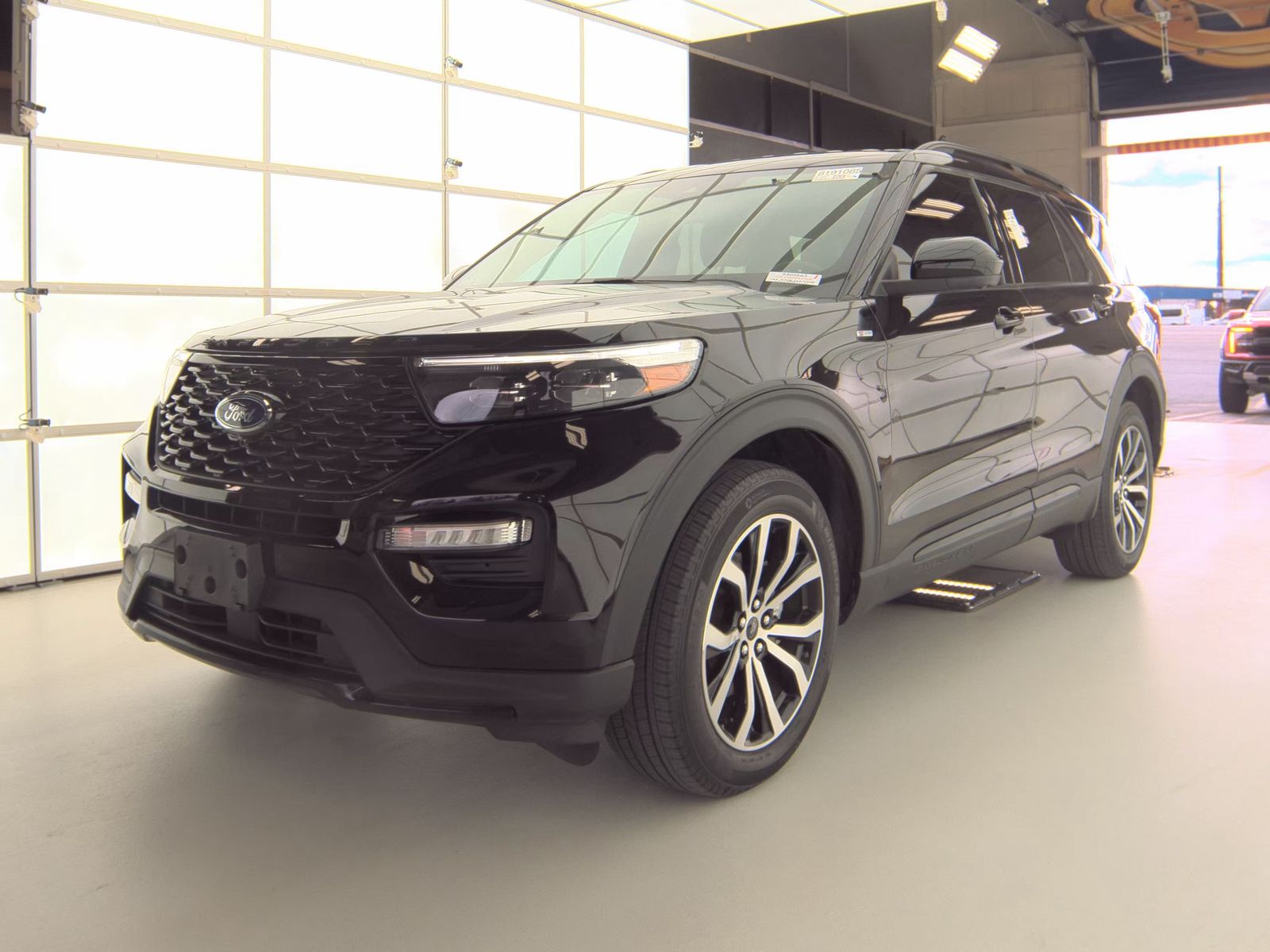 2022 Ford Explorer ST-Line AWD