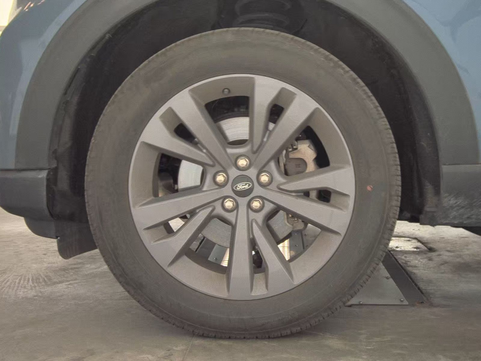 2025 Ford Explorer Active AWD