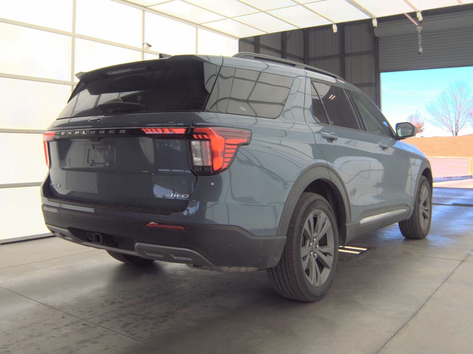 2025 Ford Explorer Active AWD