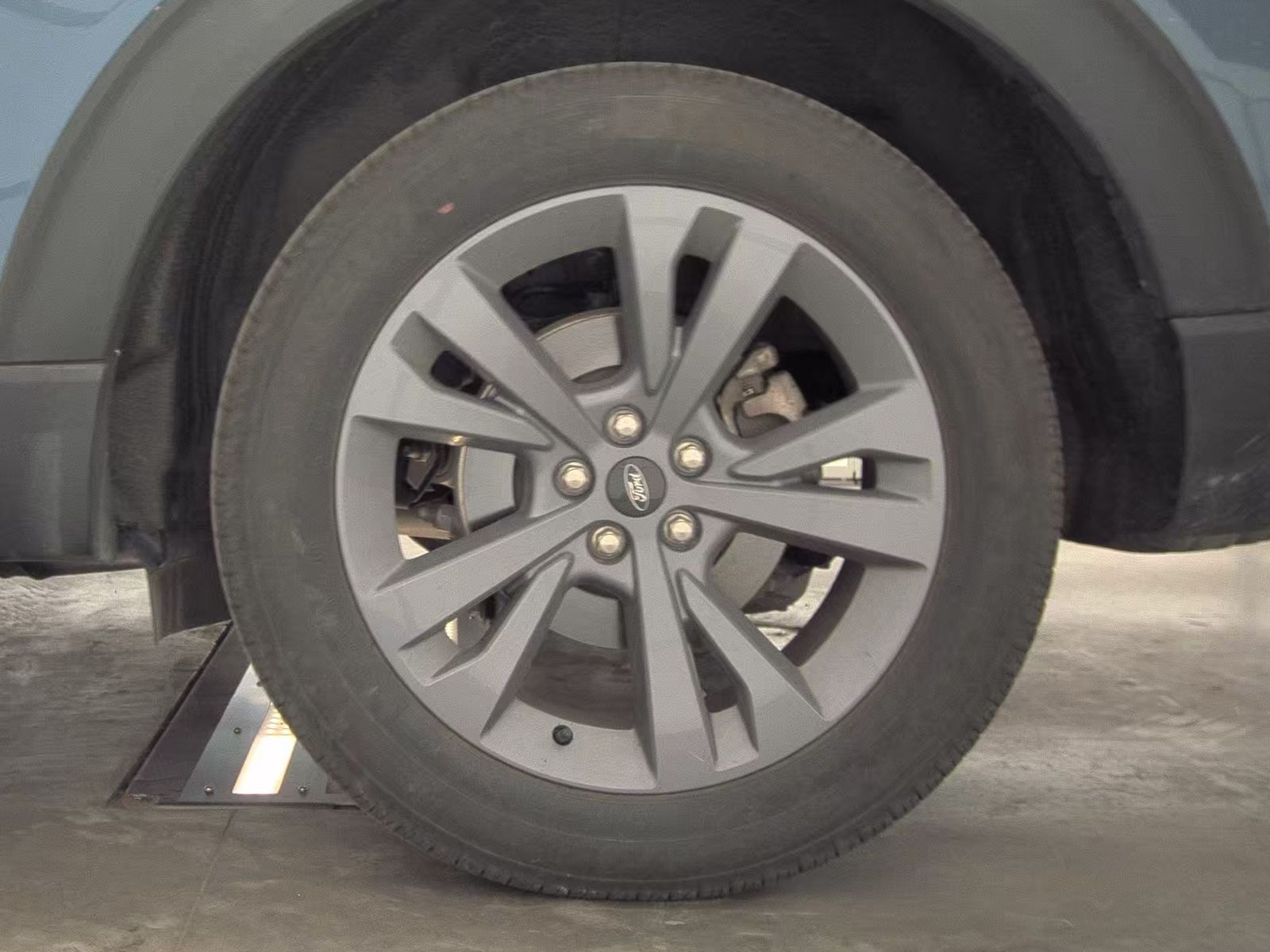 2025 Ford Explorer Active AWD