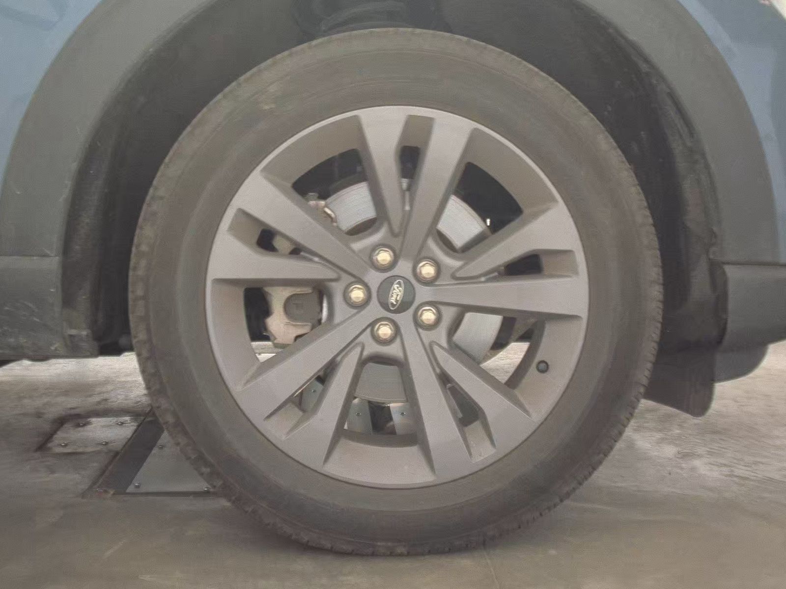 2025 Ford Explorer Active AWD