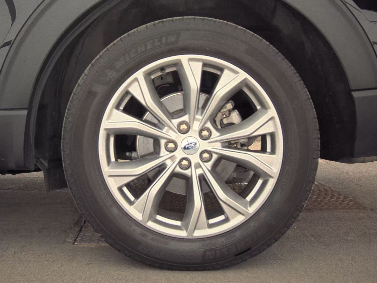 2023 Ford Explorer XLT AWD