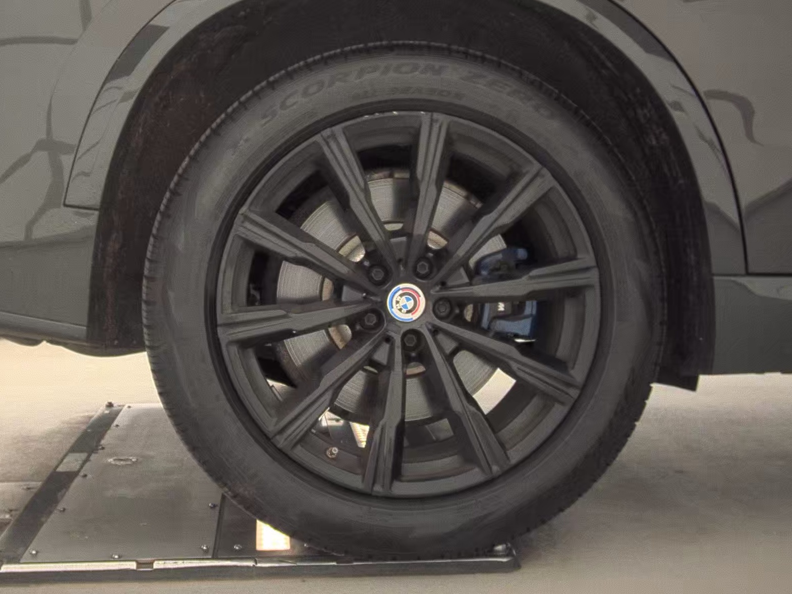 2023 BMW X5 M50i AWD