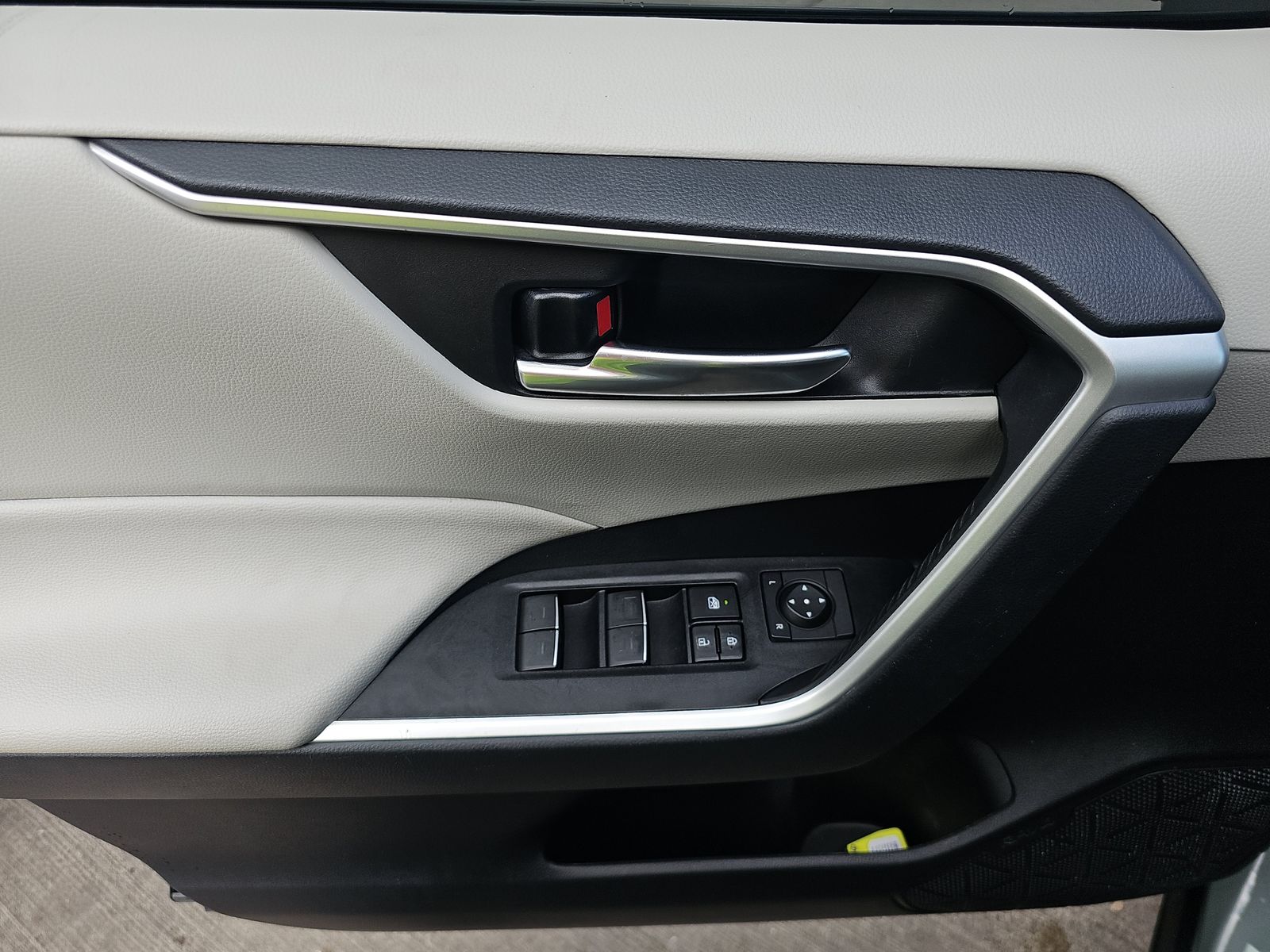 2023 Toyota RAV4 XLE FWD