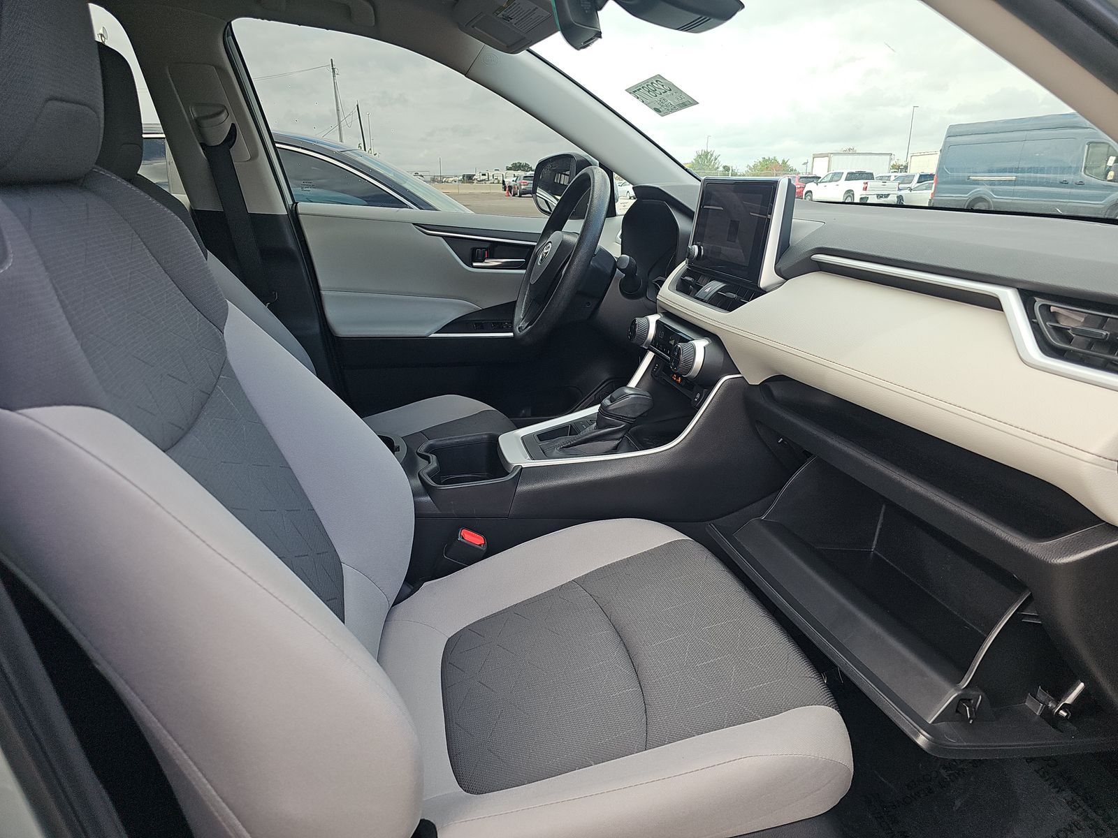 2023 Toyota RAV4 XLE FWD