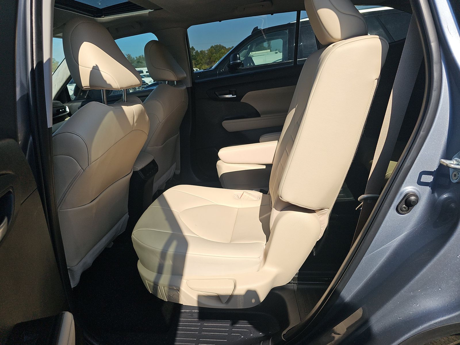 2023 Toyota Highlander XLE FWD