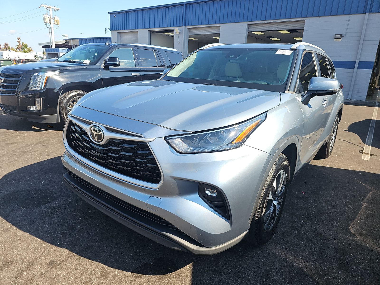2023 Toyota Highlander XLE FWD