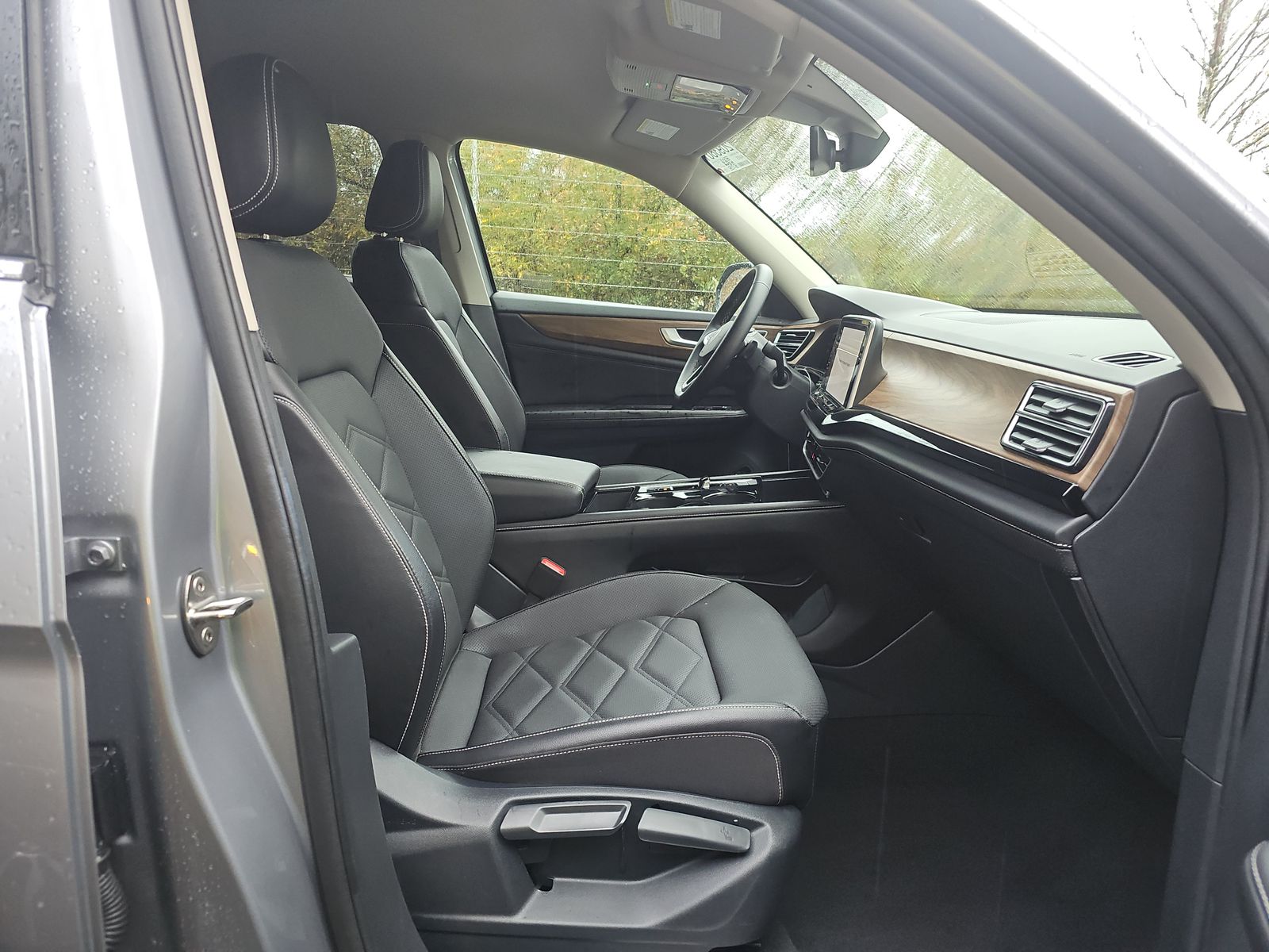 2024 Volkswagen Atlas 2.0T SE AWD