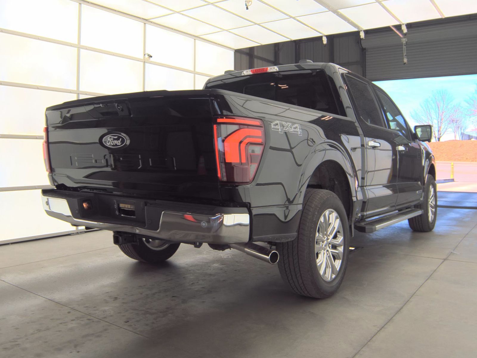 2025 Ford F-150 Hybrid Lariat AWD