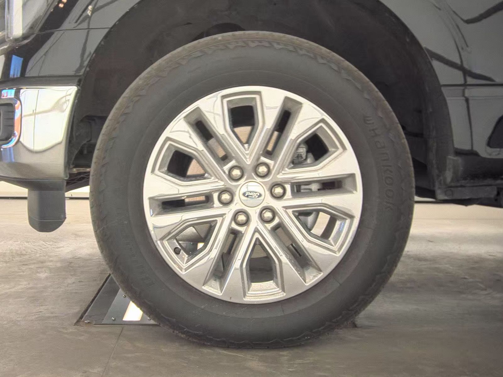 2025 Ford F-150 Hybrid Lariat AWD