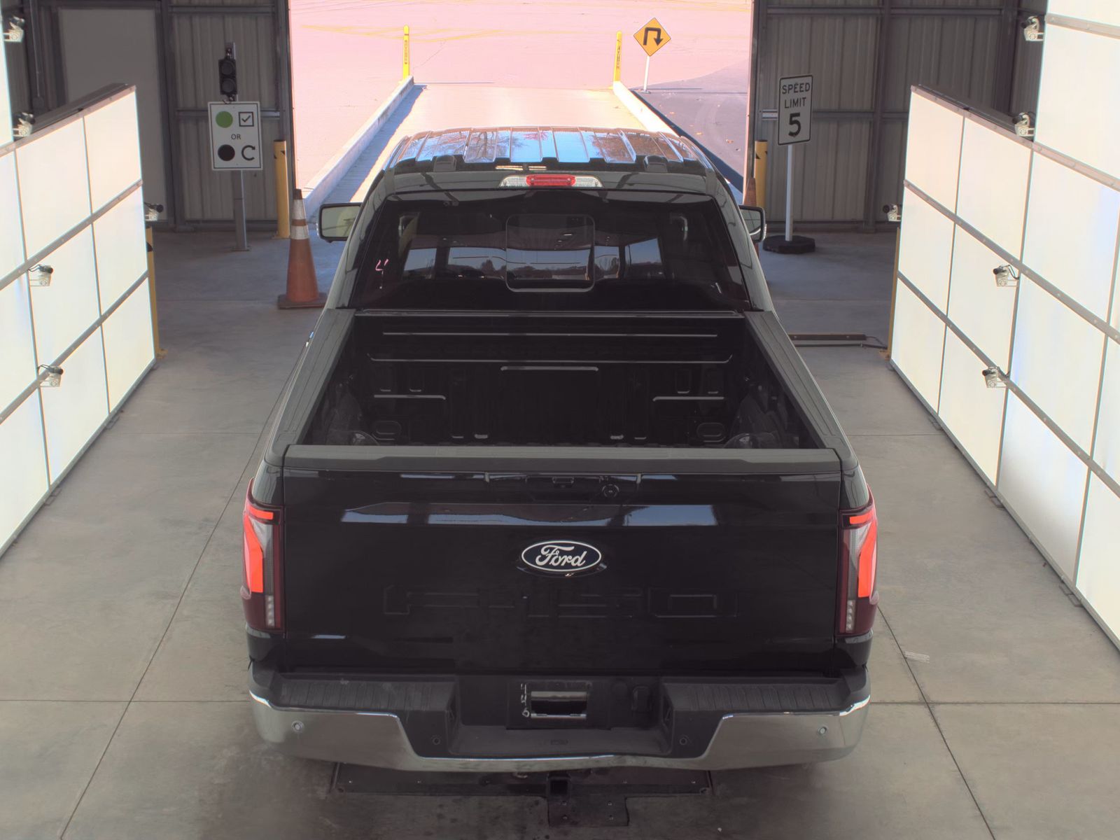 2025 Ford F-150 Hybrid Lariat AWD