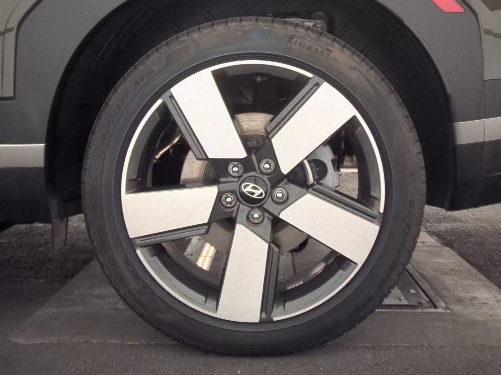 2025 Hyundai Santa Fe Hybrid Limited FWD