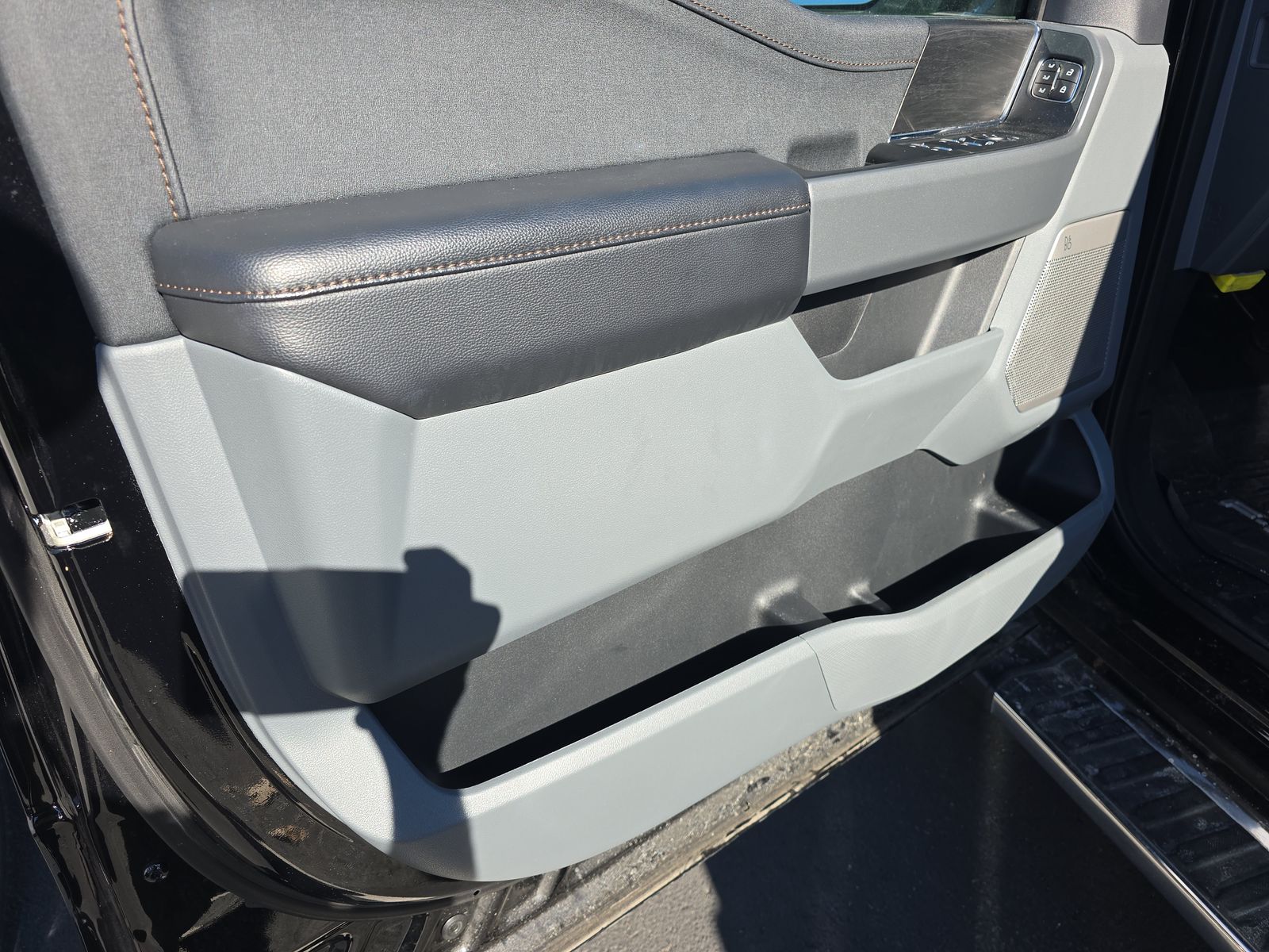 2025 Ford F-150 Hybrid Lariat AWD