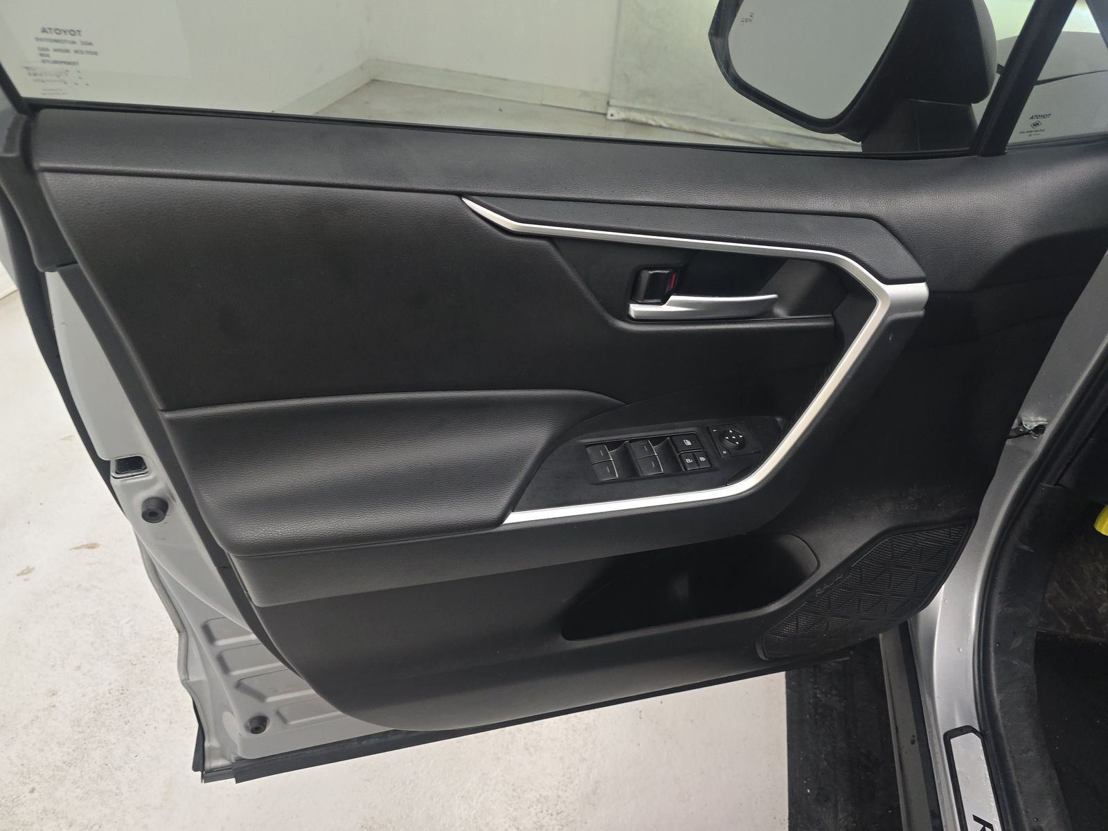 2023 Toyota RAV4 XLE FWD