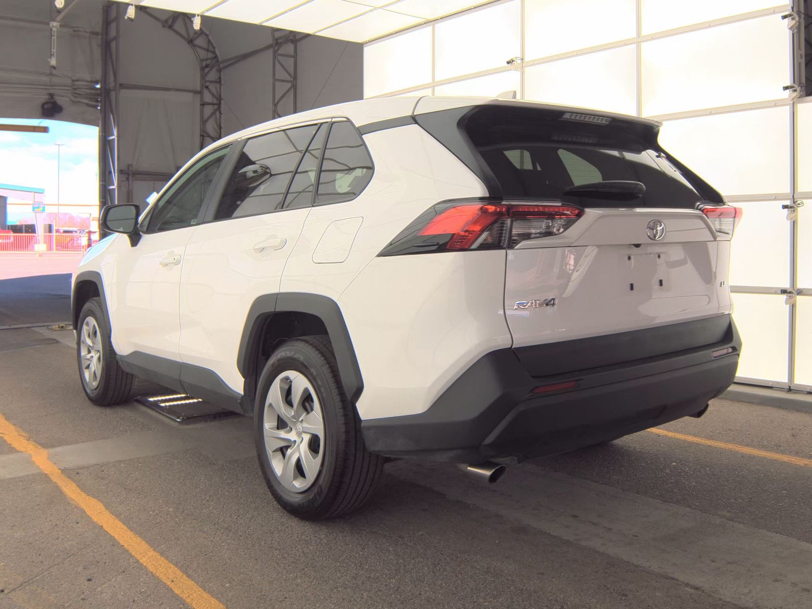 2025 Toyota RAV4 LE FWD