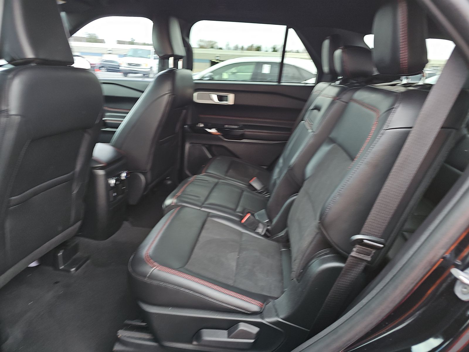 2022 Ford Explorer ST-Line AWD