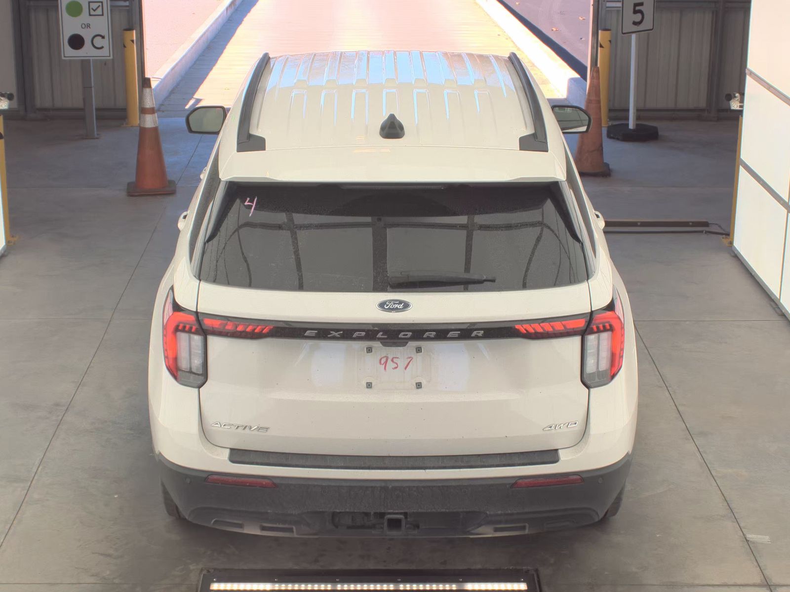 2025 Ford Explorer Active AWD