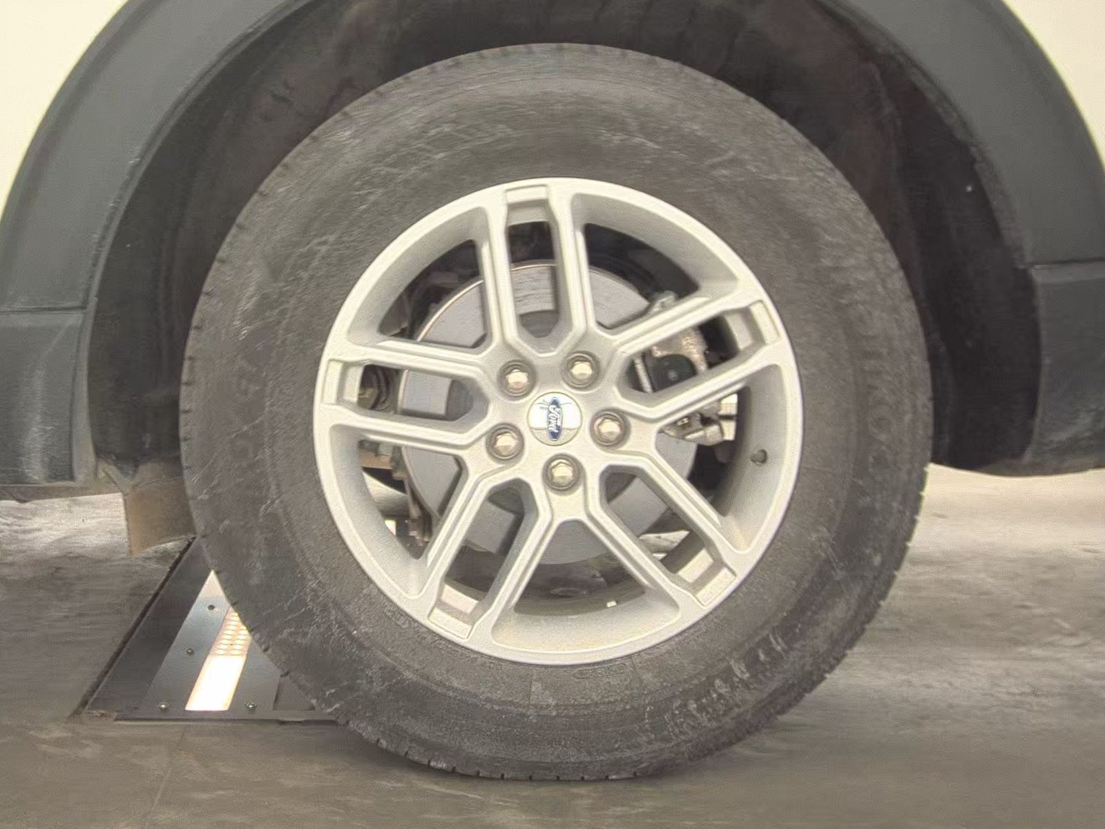 2025 Ford Explorer Active AWD