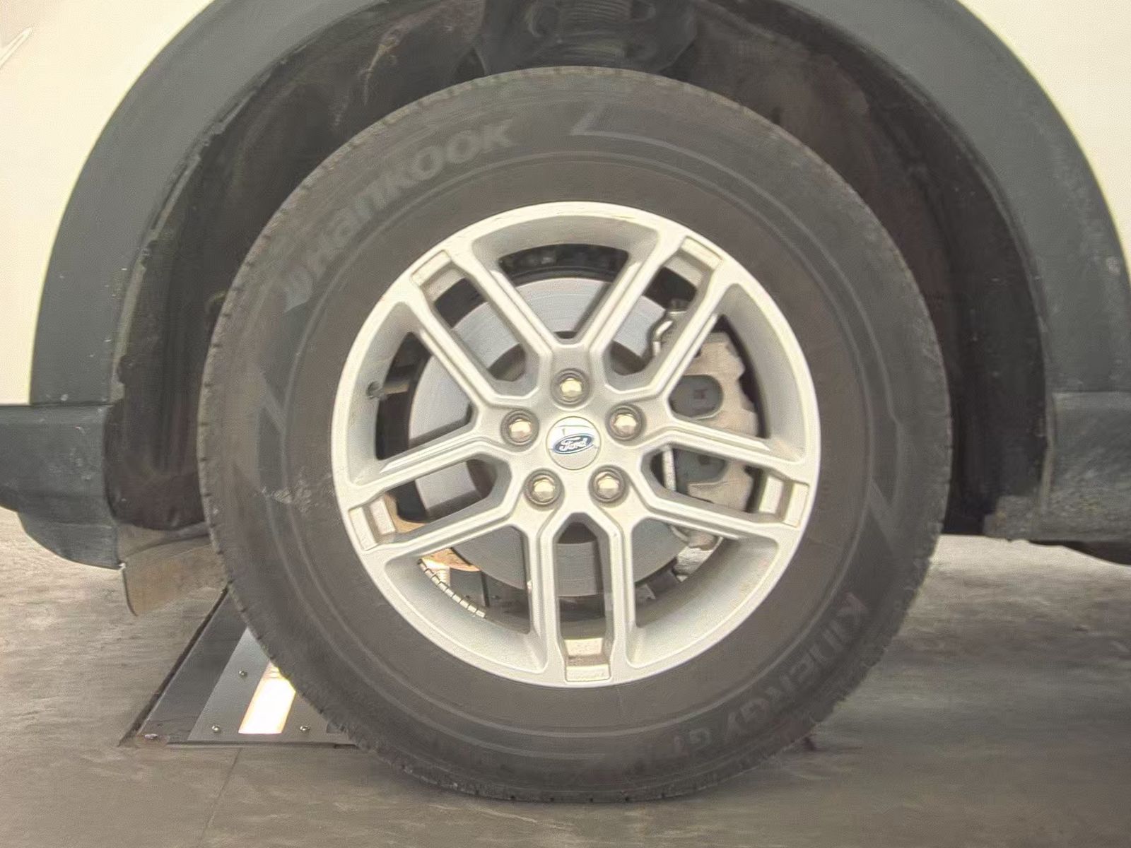 2025 Ford Explorer Active AWD