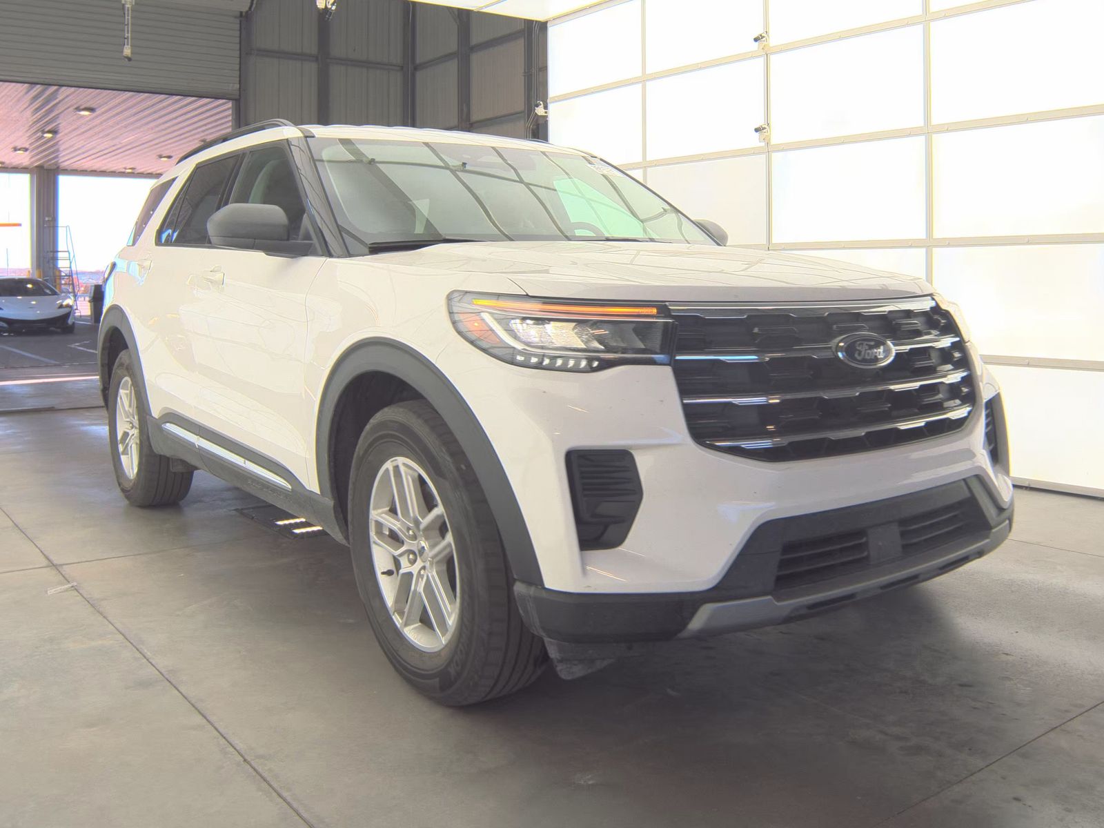 2025 Ford Explorer Active AWD