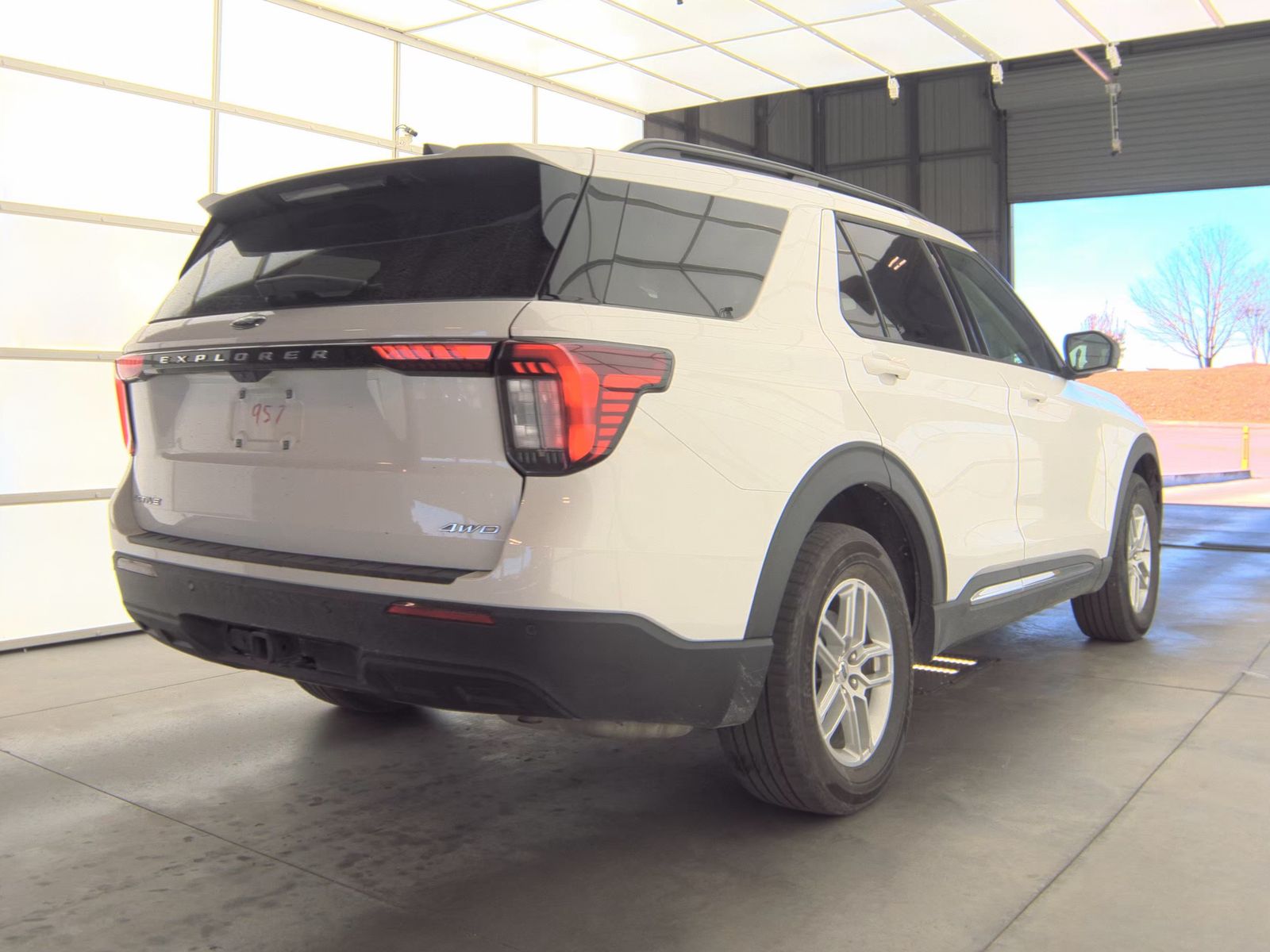 2025 Ford Explorer Active AWD