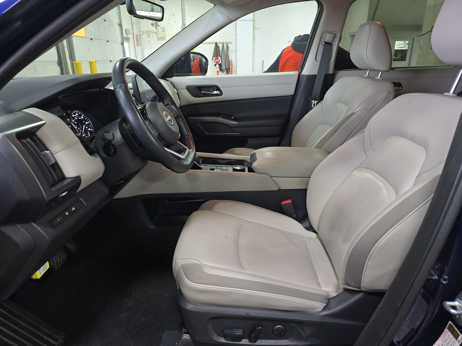 2023 Nissan Pathfinder SL AWD