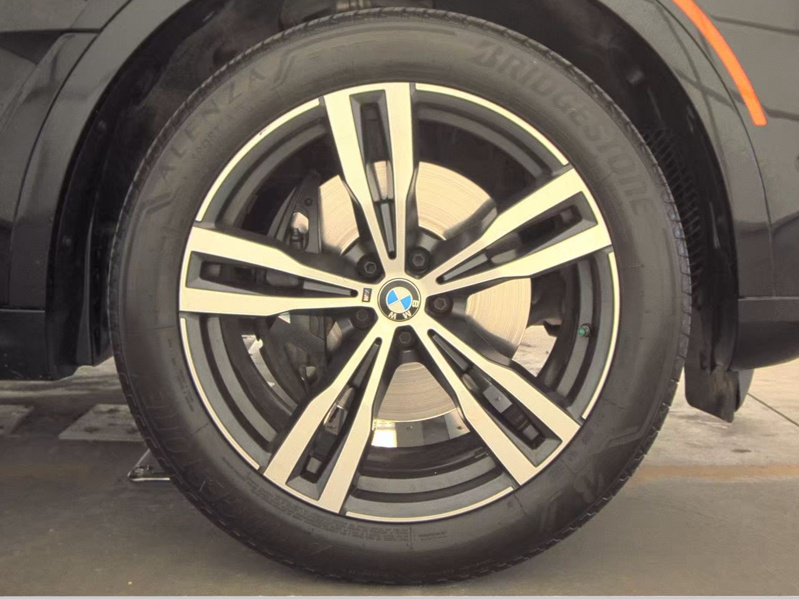 2023 BMW X7 xDrive40i AWD