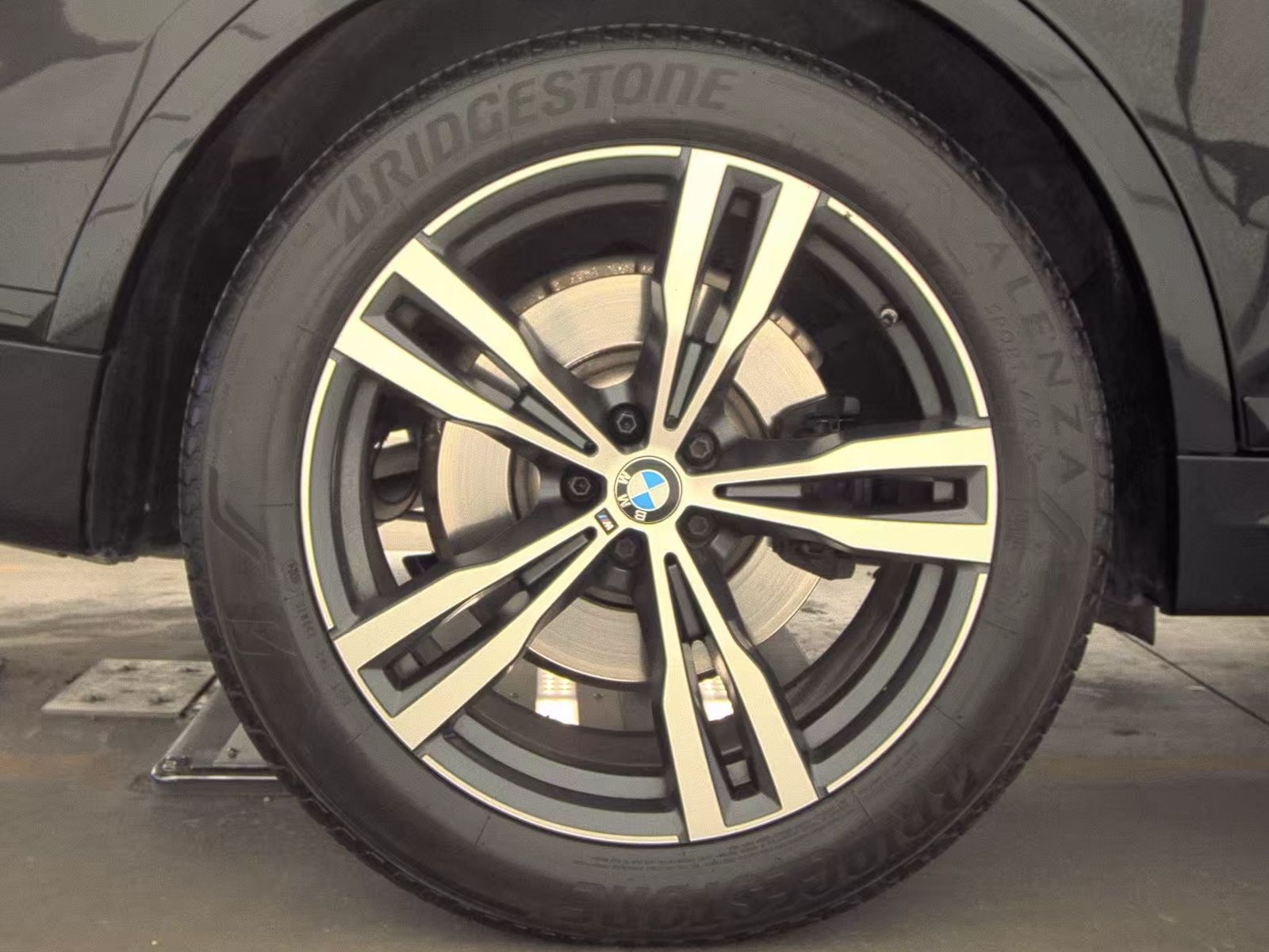 2023 BMW X7 xDrive40i AWD