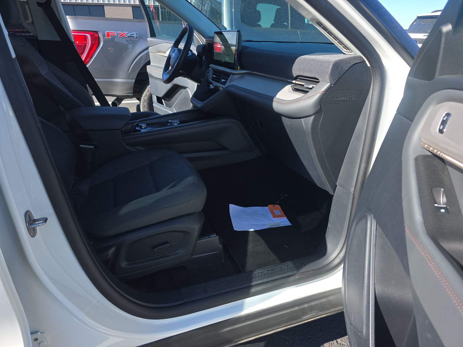 2025 Ford Explorer Active AWD