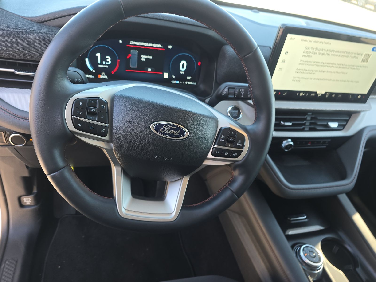 2025 Ford Explorer Active AWD