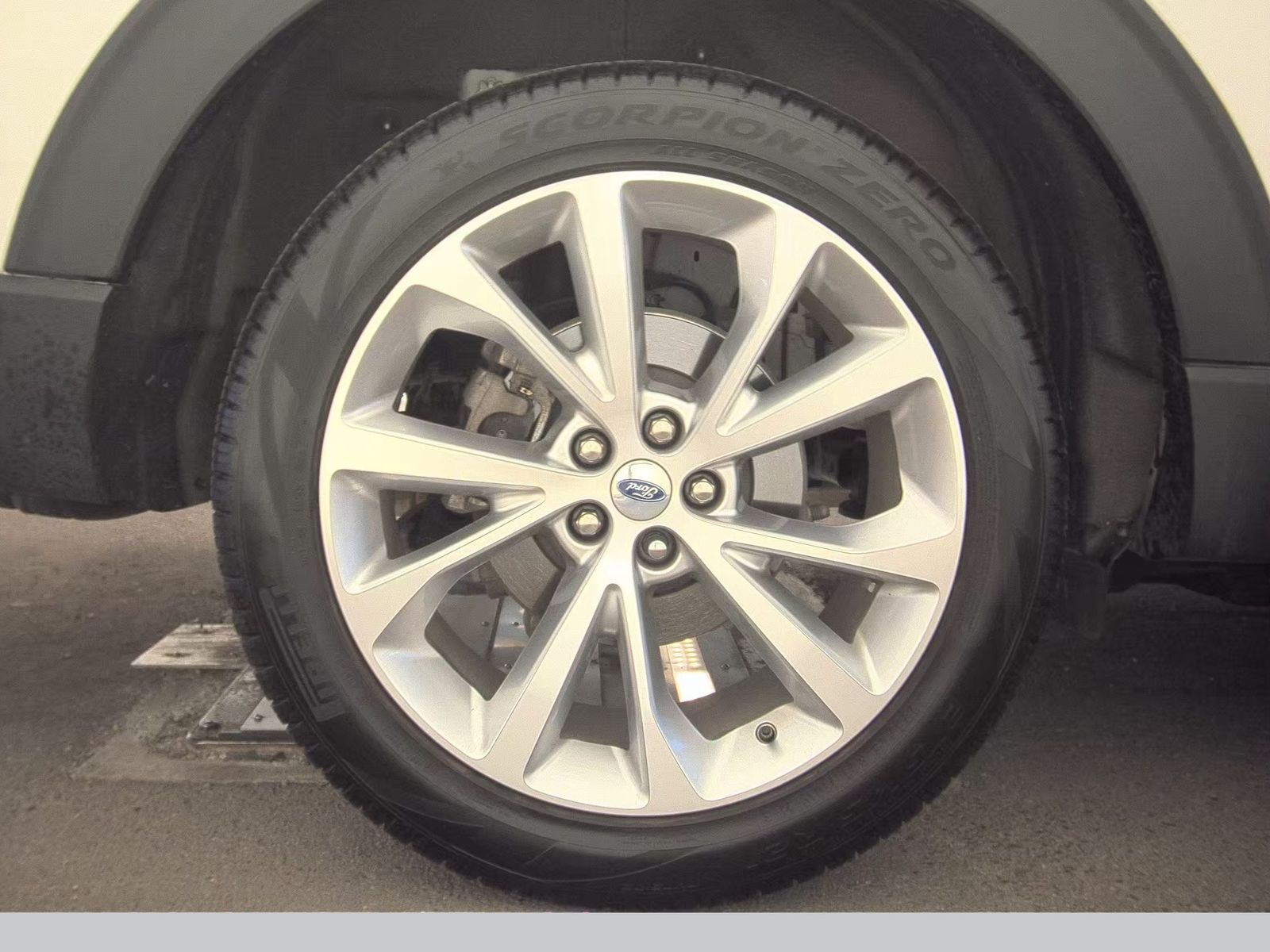 2023 Ford Explorer Platinum AWD