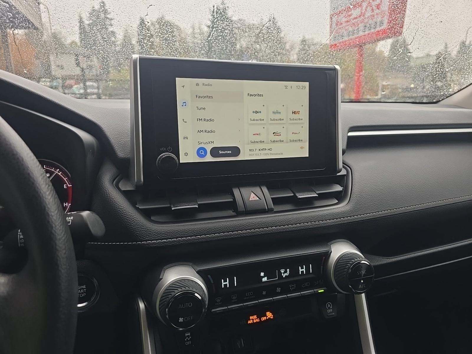 2025 Toyota RAV4 XLE FWD