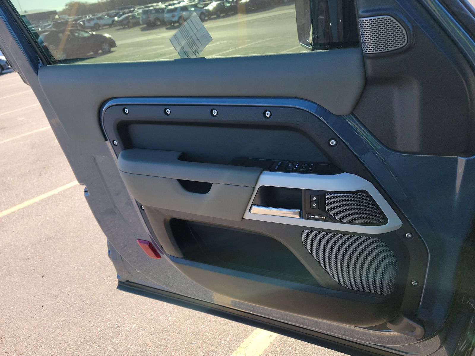 2024 Land Rover Defender 90 X-Dynamic SE AWD