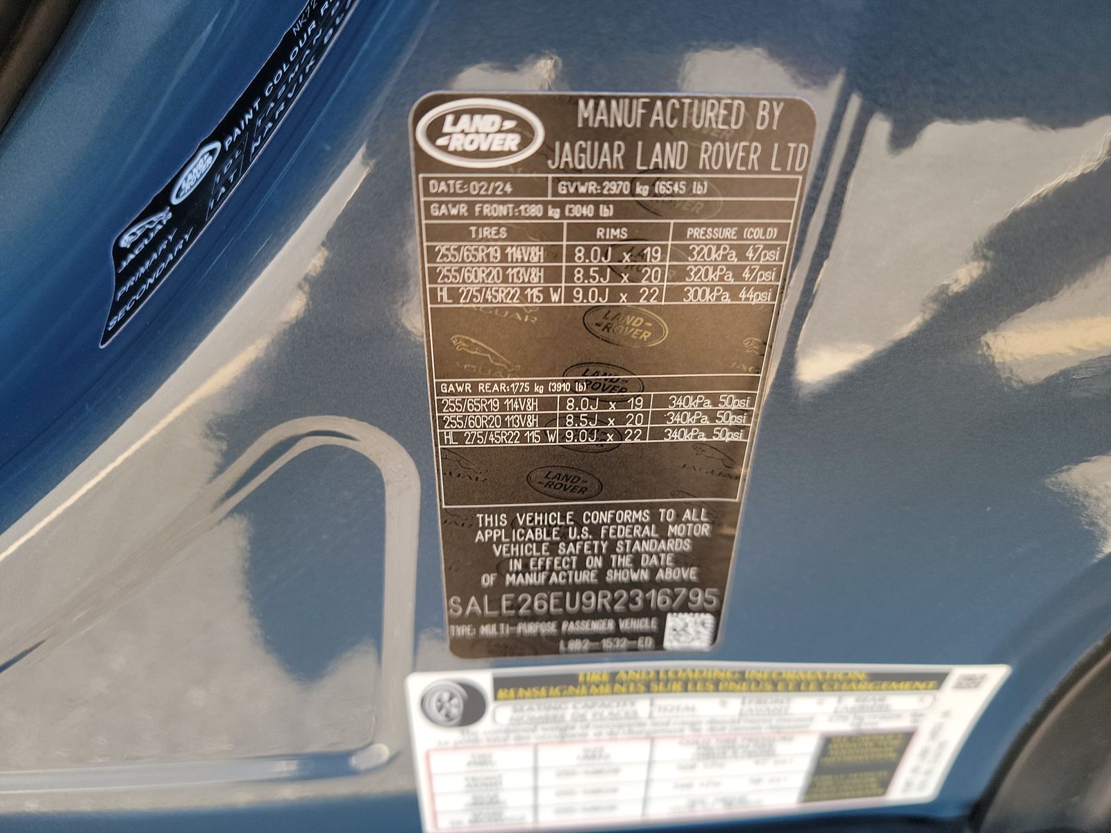 2024 Land Rover Defender 90 X-Dynamic SE AWD