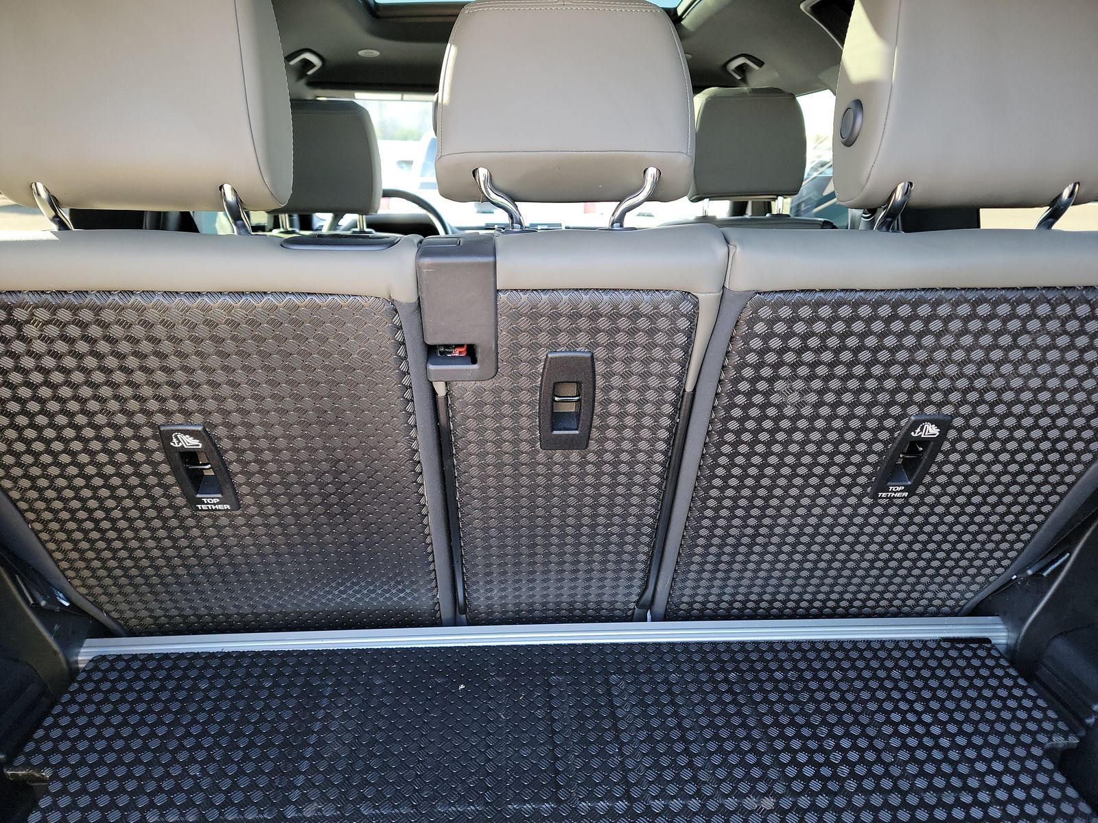 2024 Land Rover Defender 90 X-Dynamic SE AWD