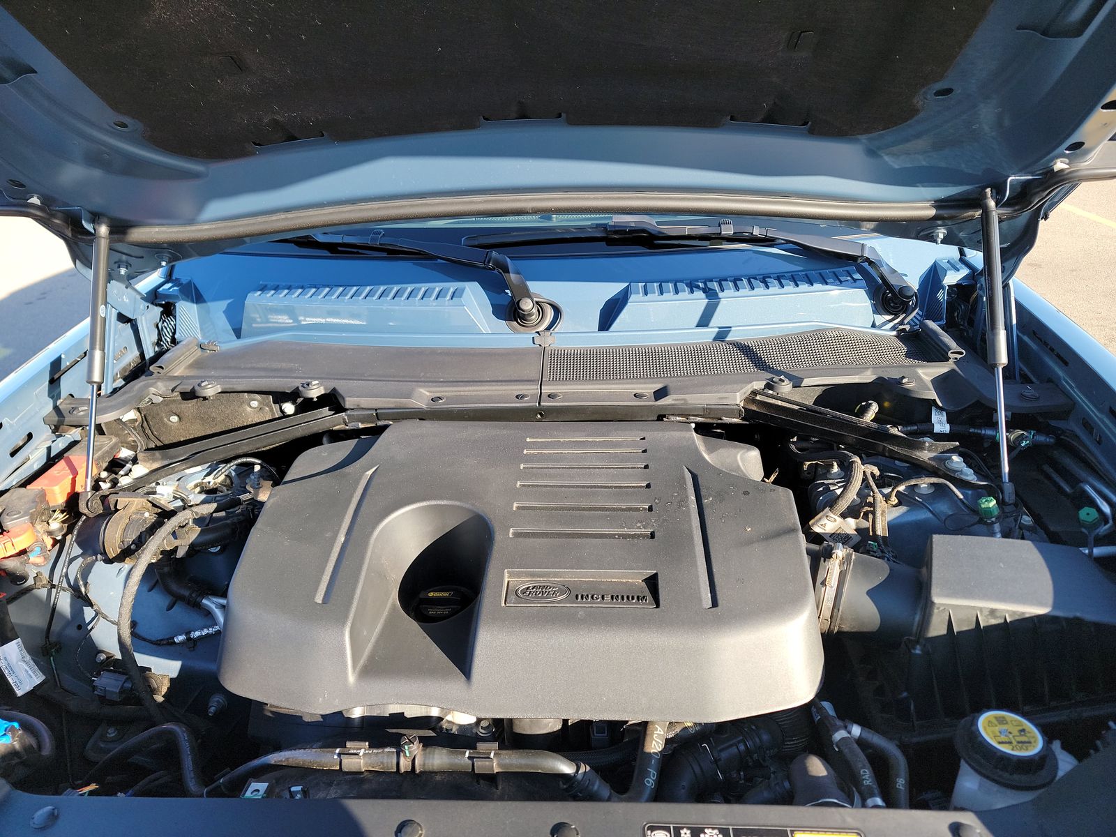 2024 Land Rover Defender 90 X-Dynamic SE AWD