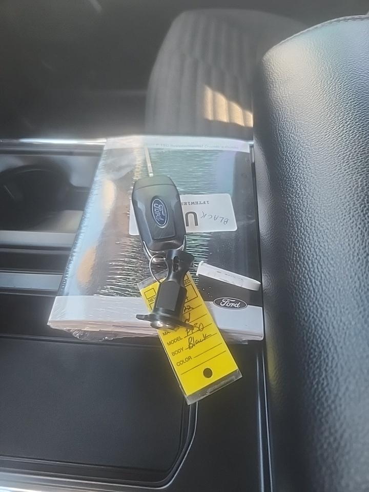 2022 Ford F-150 XL AWD